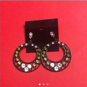 Formal earring set 🖤💚​​​​​​​​​​​​​​​​​​​​​​​​